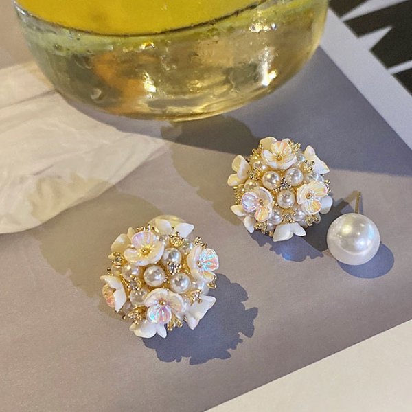 French Two Wearing Shell Pearl Flower Earrings Female