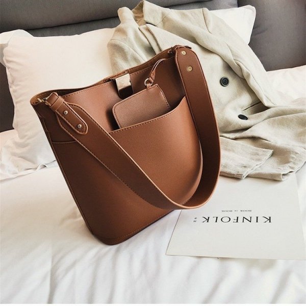 Single shoulder mother bag